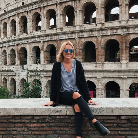 Meet your Posher, Stephanie - Picture 1 of 1